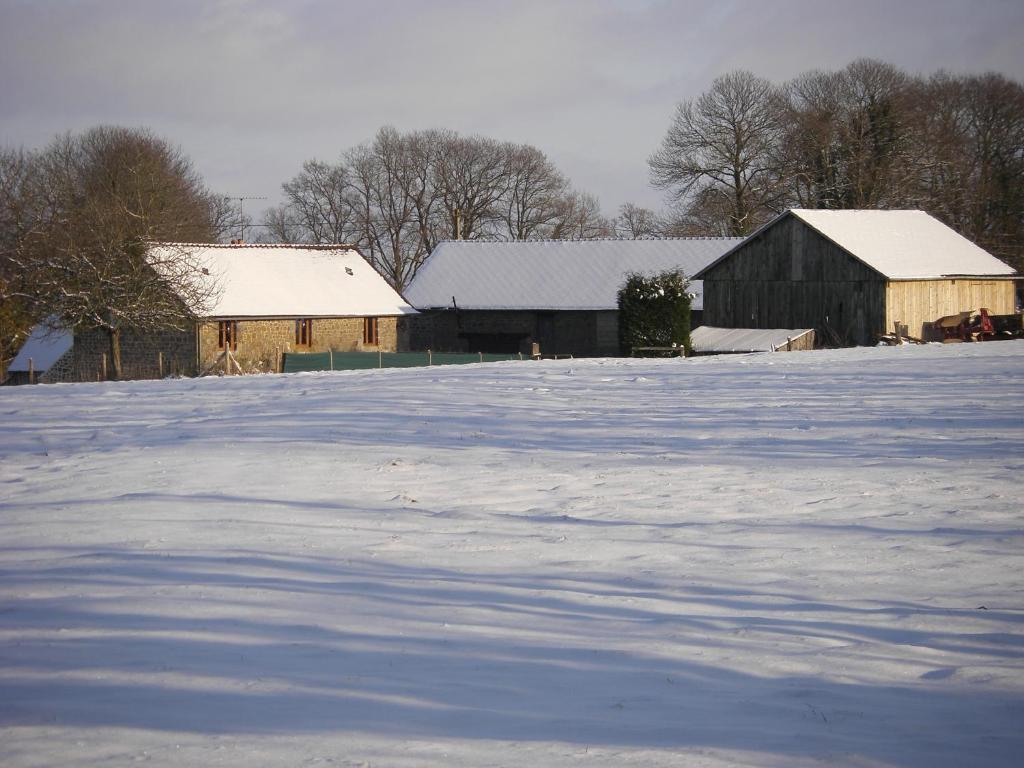 مبيت وإفطار Sainte-Marie-du-Bois  La Cloue المظهر الخارجي الصورة